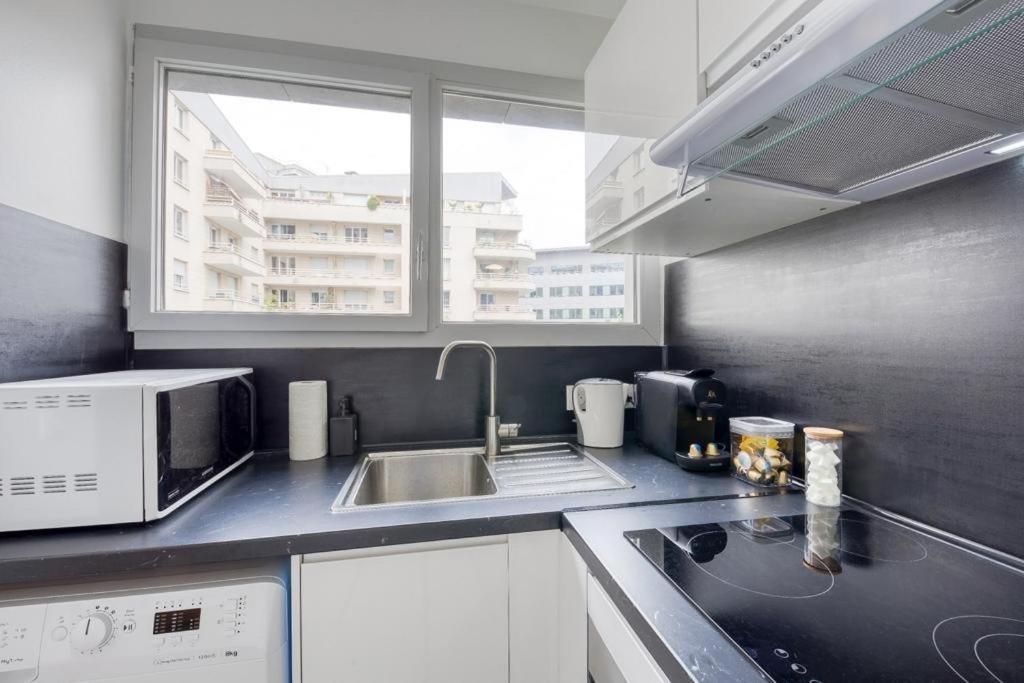 L'Appartement D'Art Et De Lumiere Clichy Exterior photo